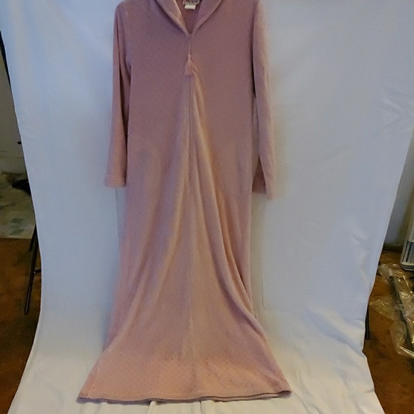 Sleeper Robe - Picture 2 of 4